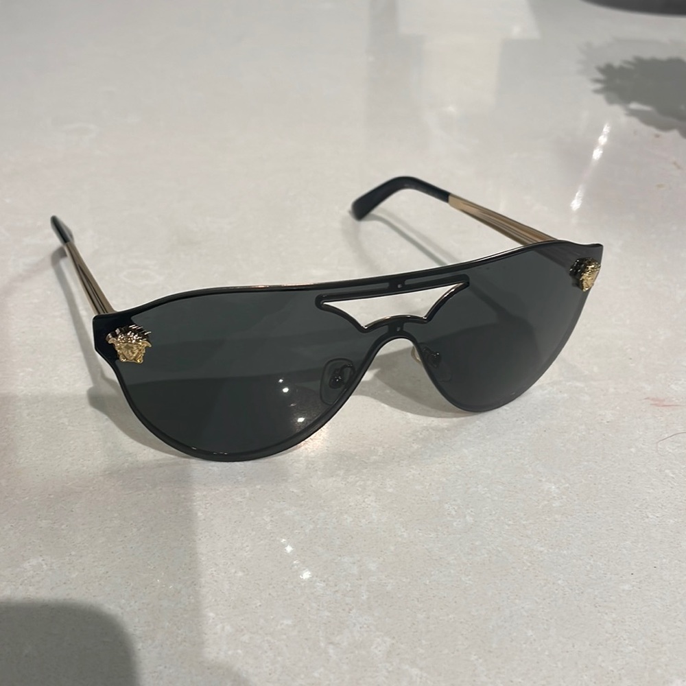 GREAT condition Versace VE2161